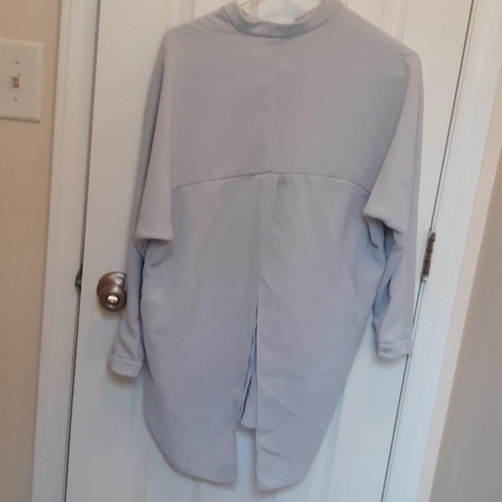 Beautiful button down shirt - Picture 2 of 3